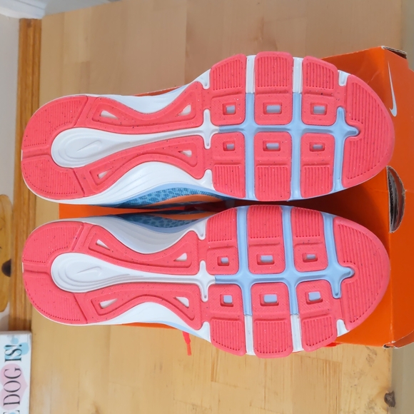 NWOT Nike Dual Fusion leopard print sneakers. - Picture 4 of 5